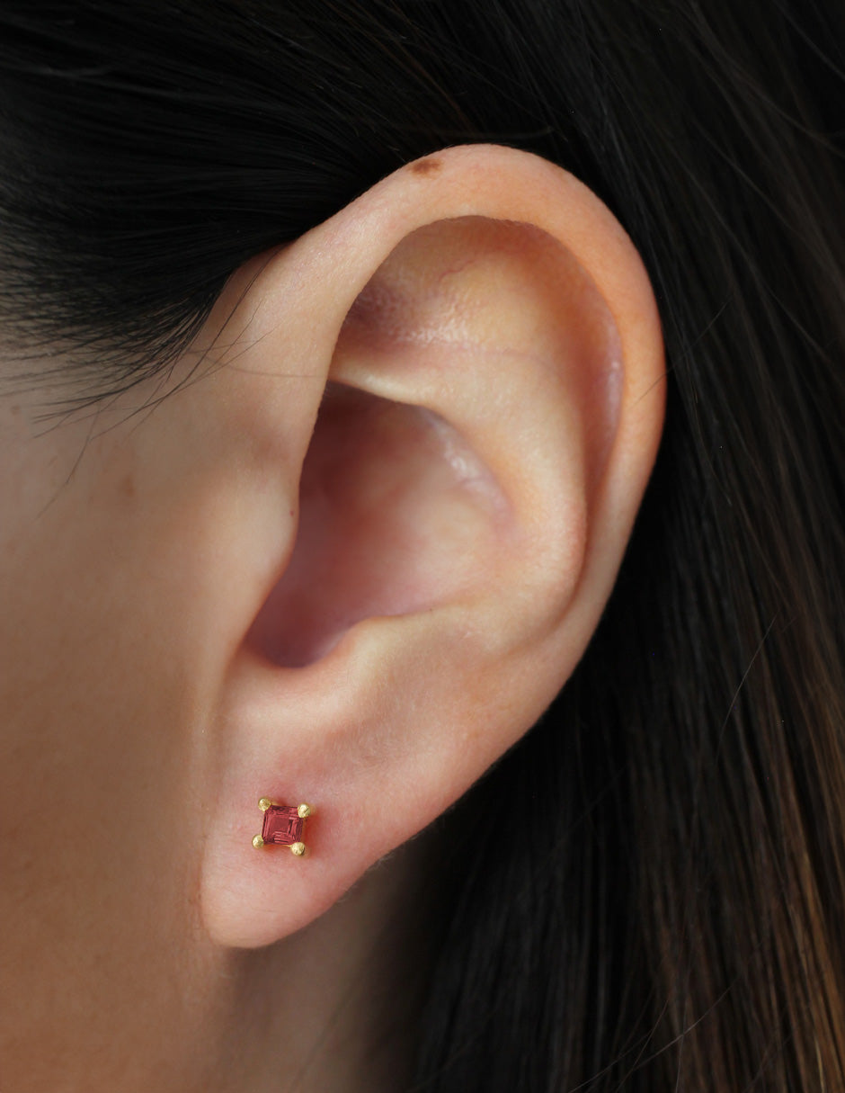 Aretes Cuadrado Granate