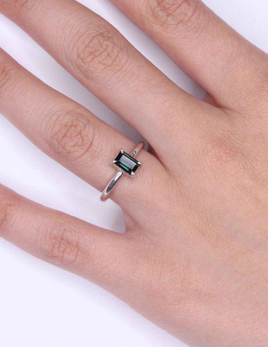 Anillo Sara con Turmalina Verde