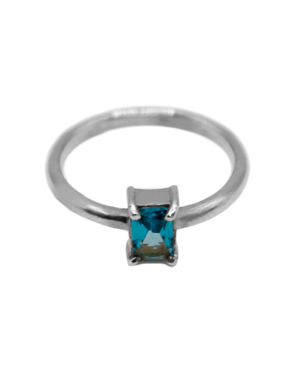 Anillo Sara Con Topacio Azul