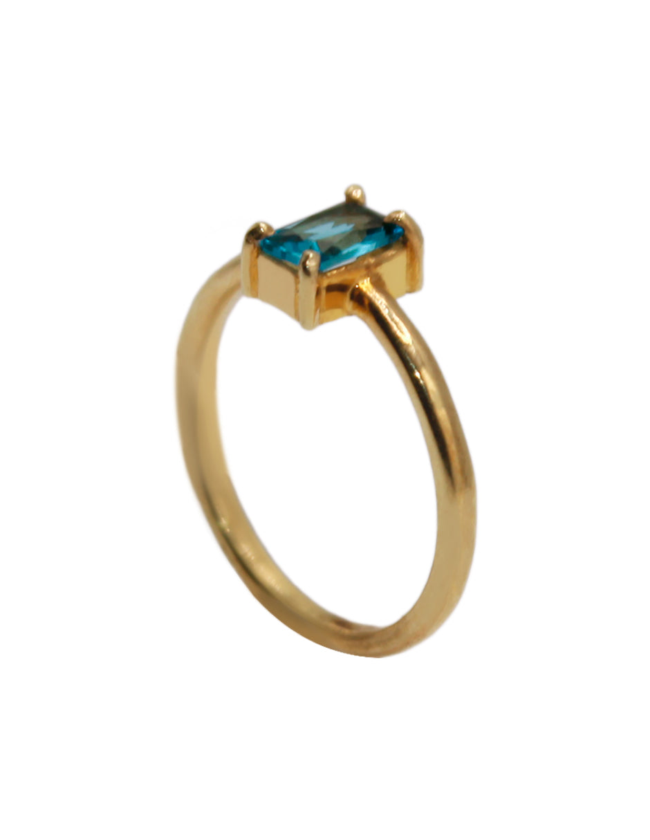Anillo Sara Con Topacio Azul