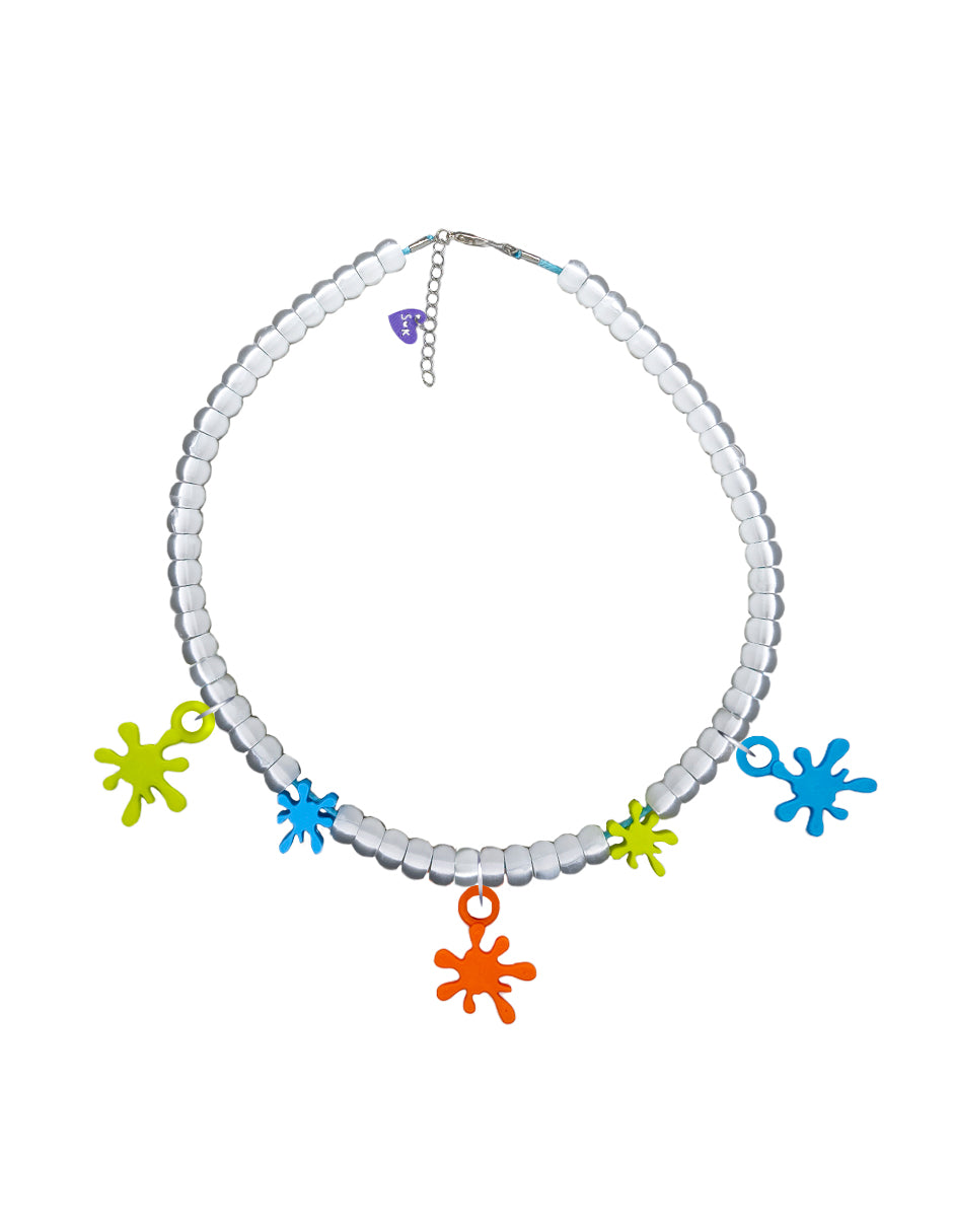 collar con charms intercambiables en formas splash colores naranja, verde limon y azul